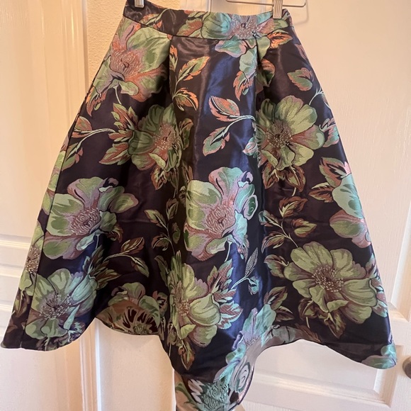 NWOT Asos cropped formal set - Picture 2 of 6